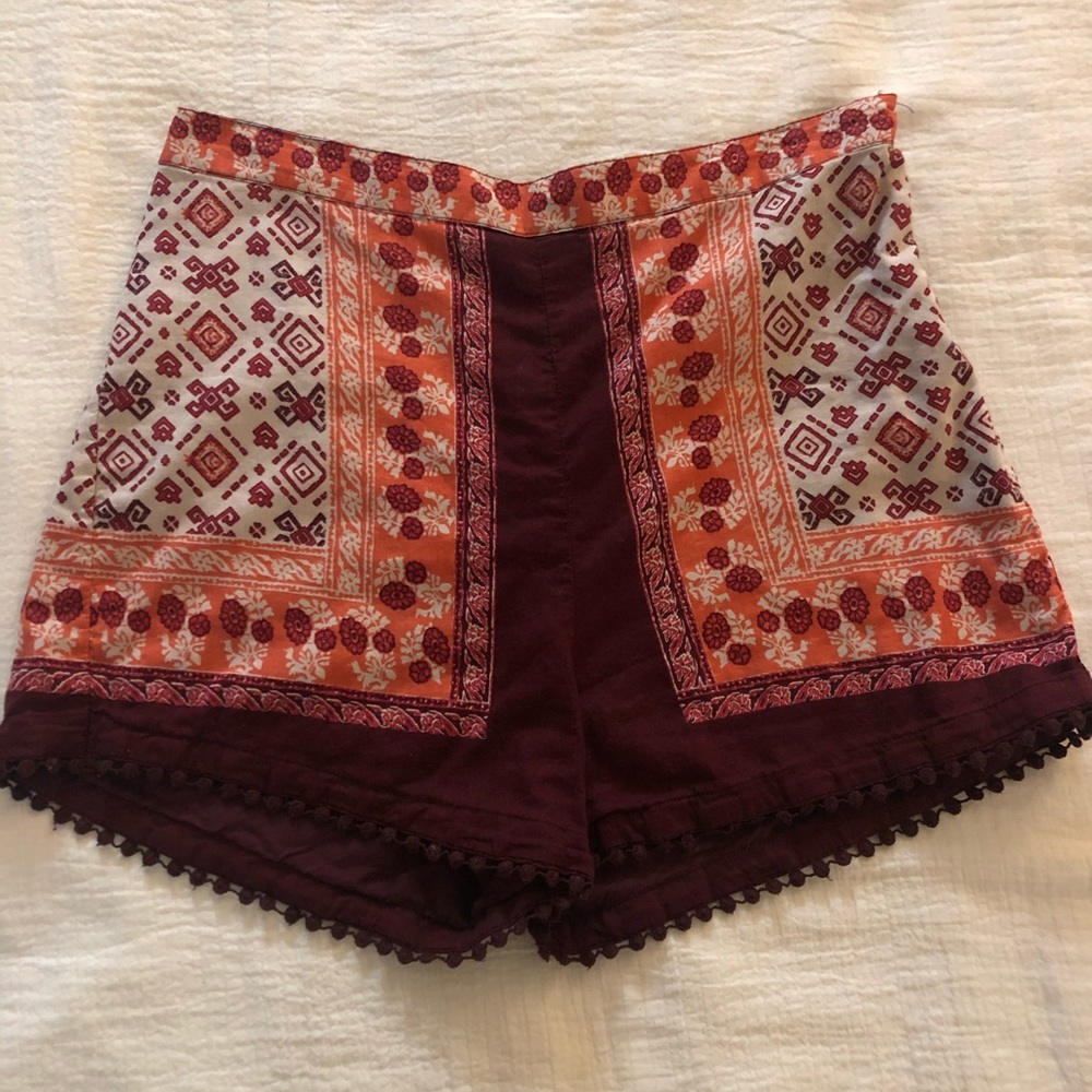 Hollister high wasted Aztec print shorts